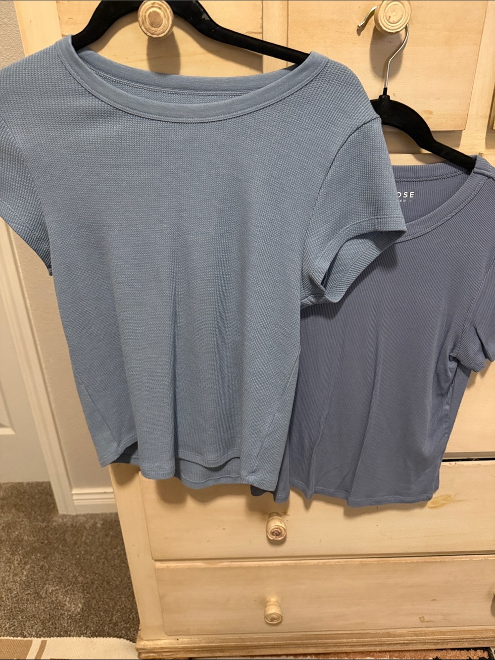 American Eagle Outfitters & Pink Rose Light Blue Short Sleeve Tee